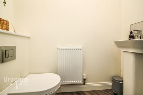 5 Bletchley Close, Blackpool, FY4 4ZB