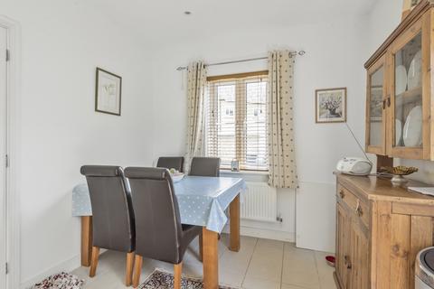 3 Boundary Way, Carterton, OX18 1LT