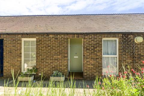 13 Setchell Way, London, SE1 5XR