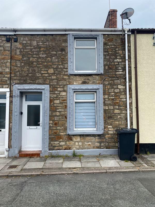 York Terrace, Tredegar 2 bed terraced house £600 pcm (£