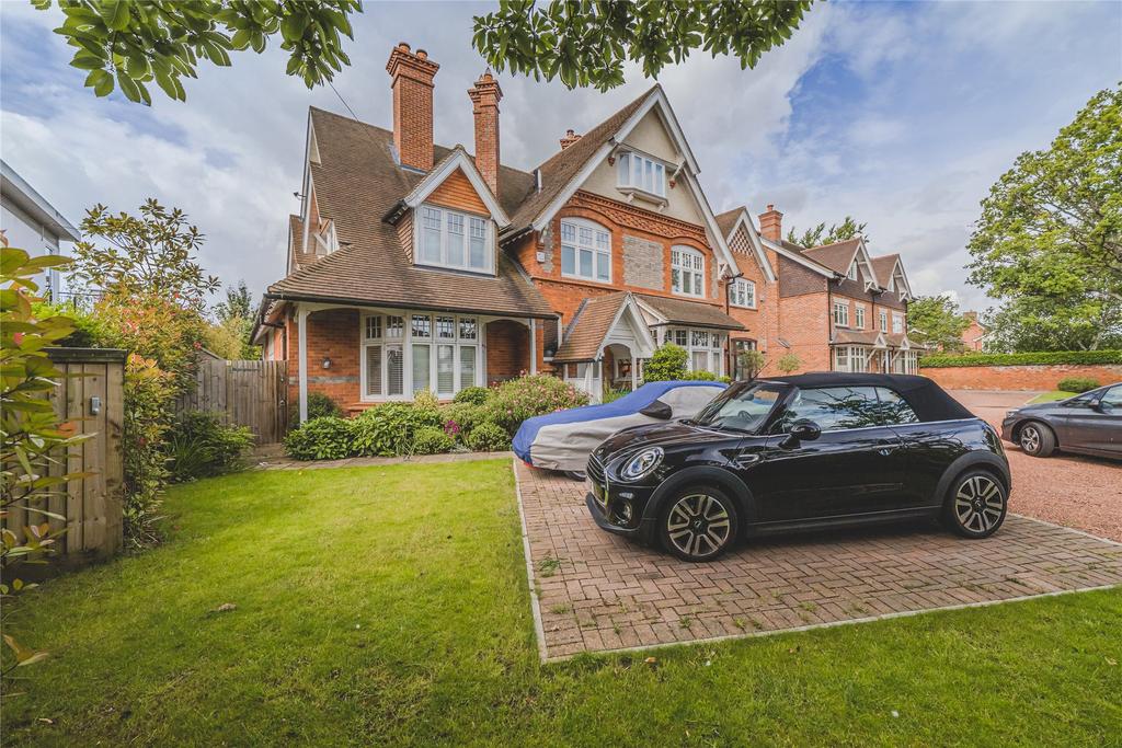 Easthampstead Road, Wokingham... 3 bed semidetached house £925,000