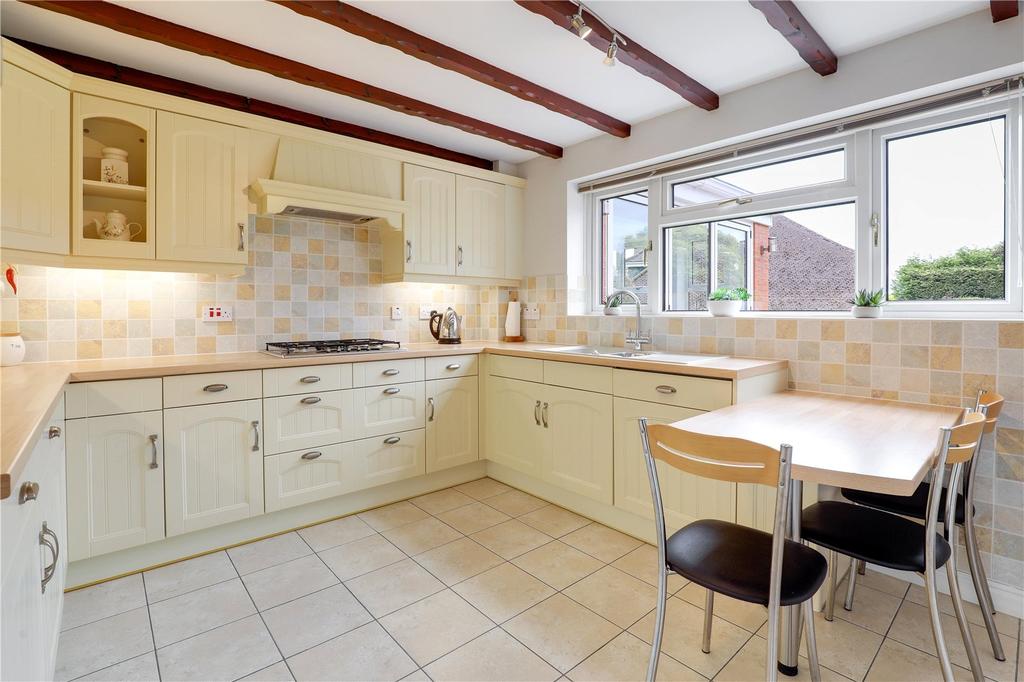 1 Essex Chase, Priorslee, Telford, Shropshire 4 bed detached house £