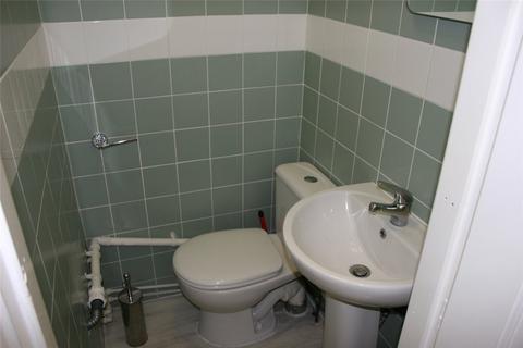 Property to rent, Southgate, Huddersfield, HD1