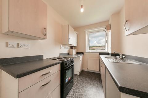 2 bedroom flat to rent - Craigmount Place, Charleston, Dundee, DD2