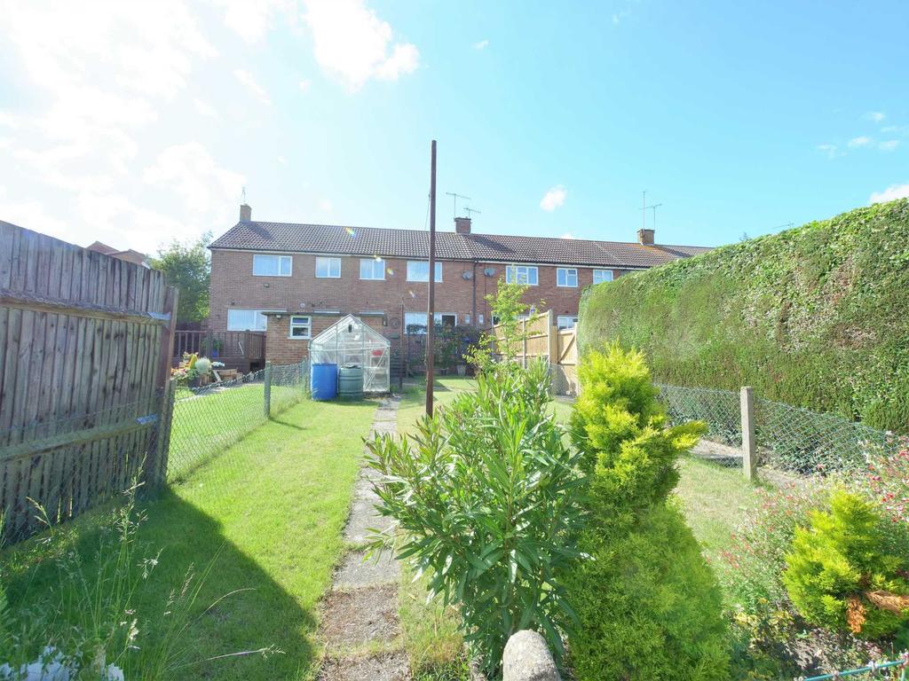 Maidenhall Green Ipswich IP2 8PH 3 bed terraced house £205,000
