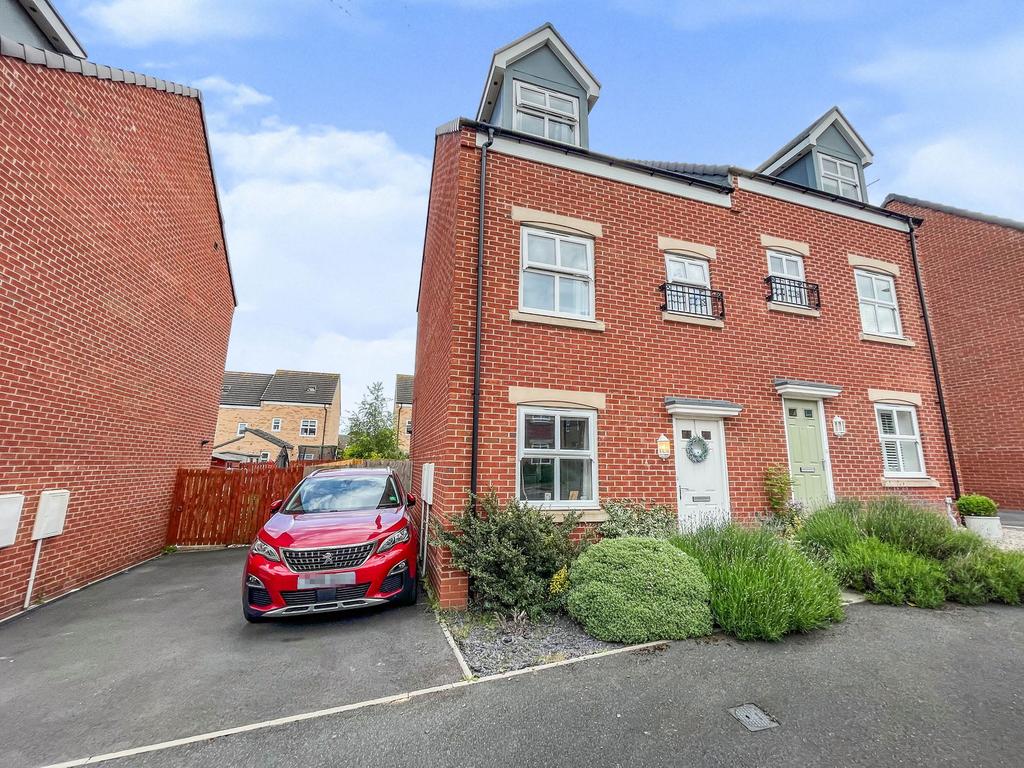 Fleetwood Way, Felling, Gateshead... 3 bed semidetached house £174,999