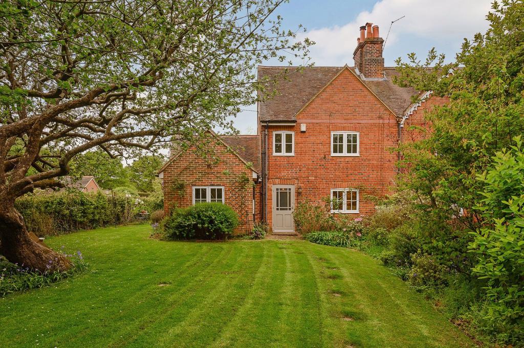 Old Lane, Cobham, KT11 4 bed semidetached house £1,100,000