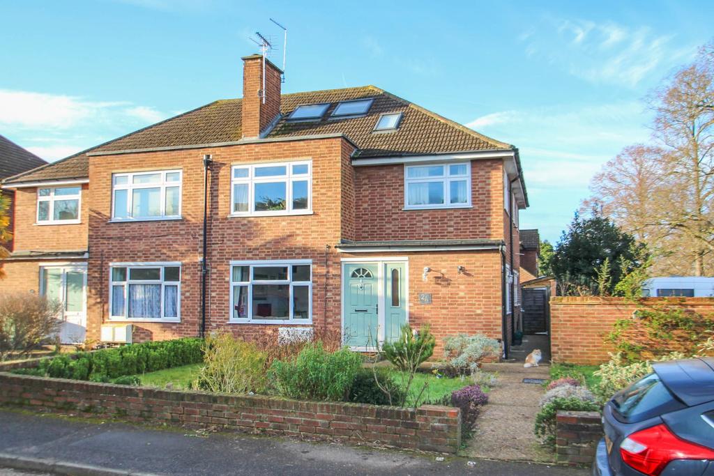 Mayfield Close, Thames Ditton, KT7 2 bed £450,000