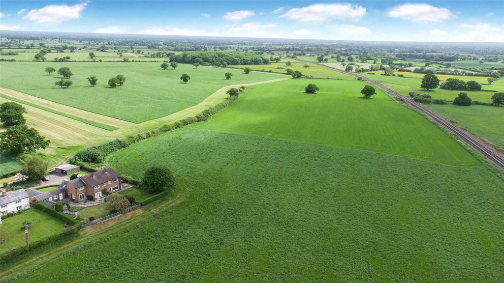 Wardle, Nantwich, Cheshire 3 bed semidetached house £475,000