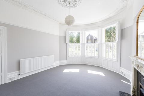 2 bedroom flat to rent, Alma Road, Clifton, BS8