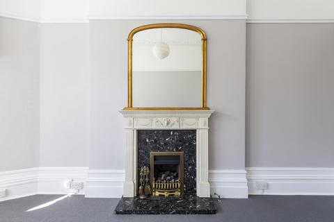 2 bedroom flat to rent, Alma Road, Clifton, BS8