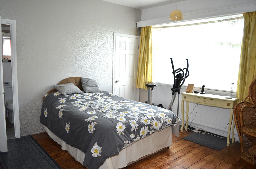 Bedroom with en-suite