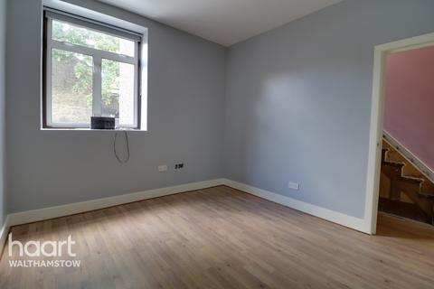17 Verulam Avenue, London, E17 8ES