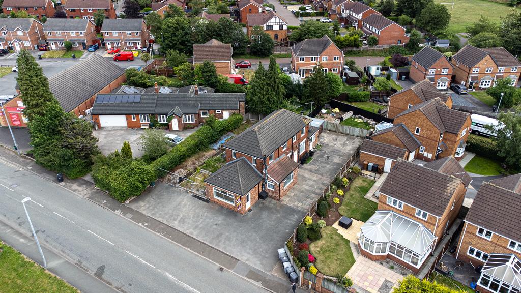 Moston Road, Ettiley Heath, Sandbach, CW11 9 bed block of apartments