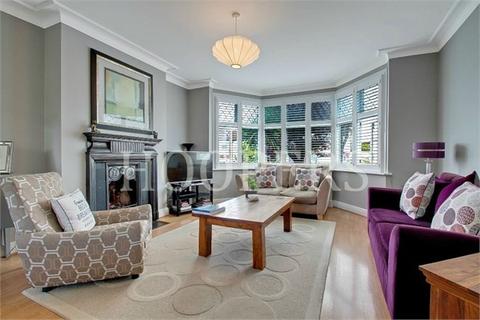 4 bedroom semi-detached house for sale - Rossdale Drive, London, NW9