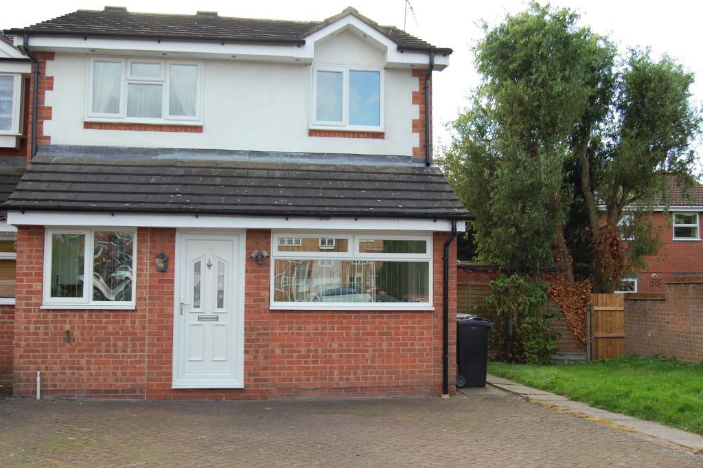 Briarwood Close, Gonerby Hill Foot, Grantham, NG31 3 bed semidetached house £750 pcm (£173 pw)