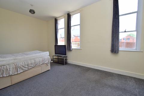 2 bedroom flat for sale - Grosvenor Gate, Humberstone, Leicester