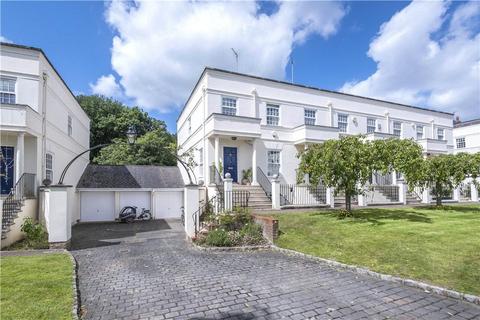 Seaton Close, London, SW15