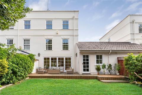 Seaton Close, London, SW15