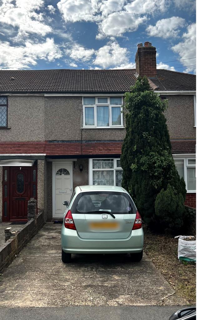 Balmoral Drive, Hayes, UB4 2 bed terraced house for sale £415,000