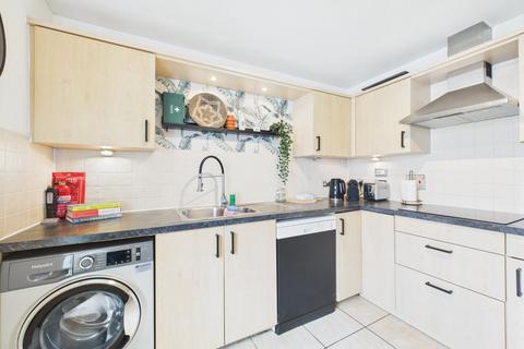 3 bedroom property to rent, Trevelyan Court, Windsor, Berkshire, SL4