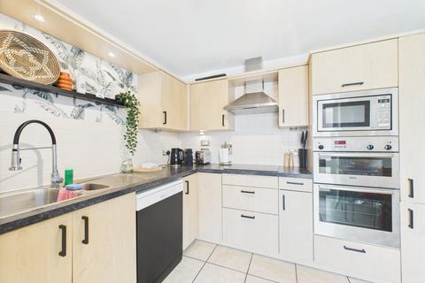 3 bedroom property to rent, Trevelyan Court, Windsor, Berkshire, SL4