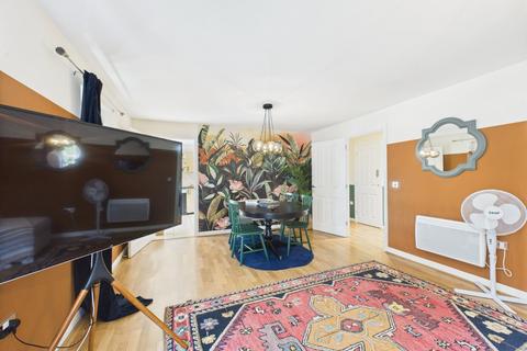 3 bedroom property to rent, Trevelyan Court, Windsor, Berkshire, SL4