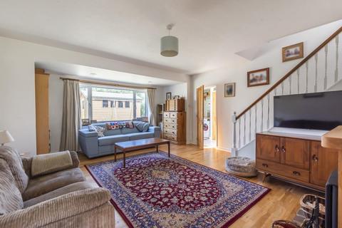 6 Ampney Orchard, Bampton, OX18 2AD