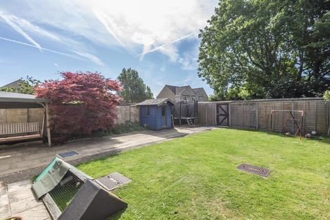 6 Ampney Orchard, Bampton, OX18 2AD