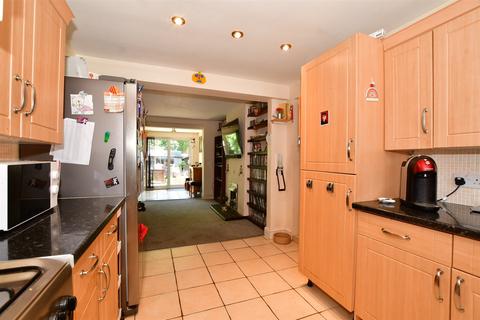29 Ash Road, Southwater, Horsham, RH13 9EJ