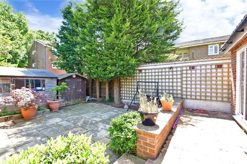 29 Ash Road, Southwater, Horsham, RH13 9EJ