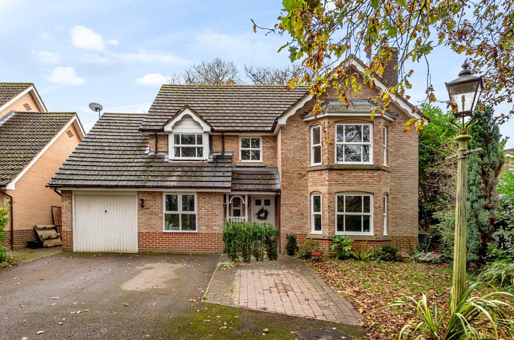 Whitebeam Close, Colden Common, Winchester, Hampshire, SO21 4 bed ...