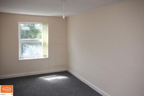 3 bedroom flat to rent, High Street, Bloxwich, WS3