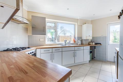3 bedroom detached bungalow for sale - The Close, Selsey, PO20