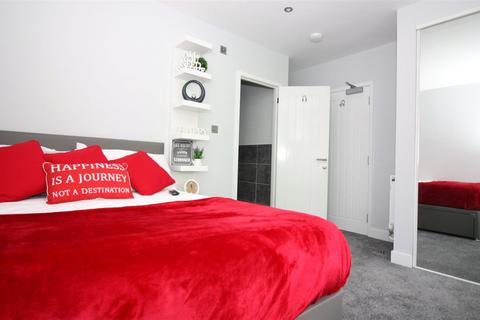 undefined, Hythe Road, Old Town, Swindon, SN1