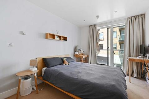 2 bedroom flat to rent, Caspian Wharf, Yeo Street, London, E3 3AE