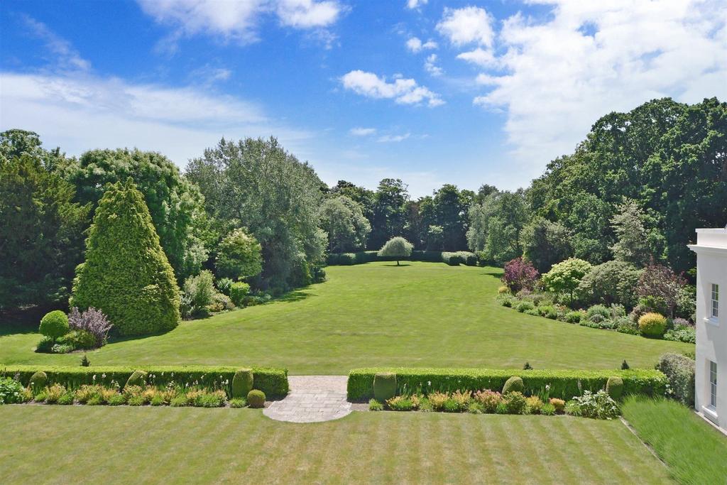 Ford Road, Arundel, West Sussex 2 bed apartment for sale £389,000