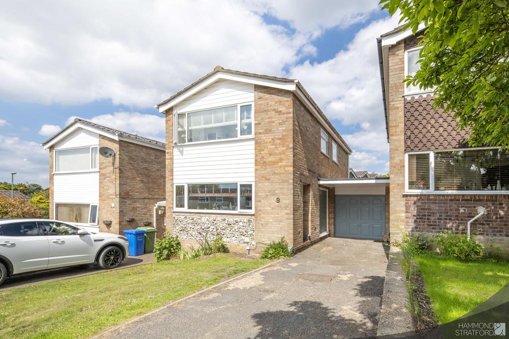 Buckland Rise, Eaton 3 bed link detached house £350,000