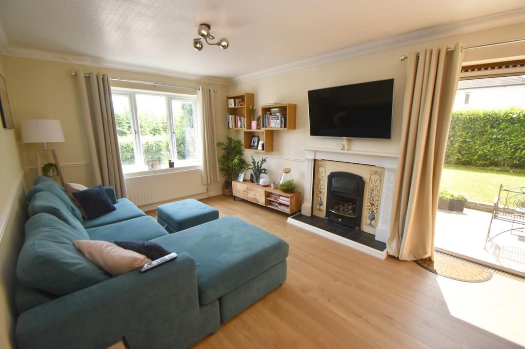 Haslucks Green Road, Shirley 4 bed detached house for sale £425,000