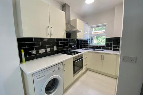 1 bedroom flat to rent, West Wycombe Road, Hp12