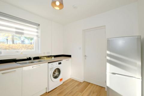 2 bedroom flat to rent, Raeden Crescent, West End, Aberdeen, AB15