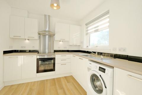 2 bedroom flat to rent, Raeden Crescent, West End, Aberdeen, AB15