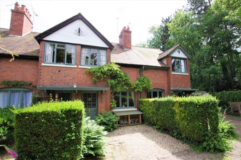 15 Colne Mount, Uttoxeter, ST14 7QR