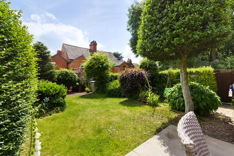 15 Colne Mount, Uttoxeter, ST14 7QR