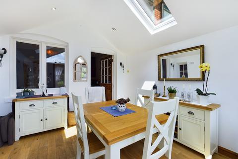 15 Colne Mount, Uttoxeter, ST14 7QR