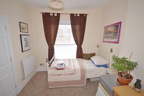 2 bedroom flat to rent, Cathedral Green, South Street, Chichester, PO19
