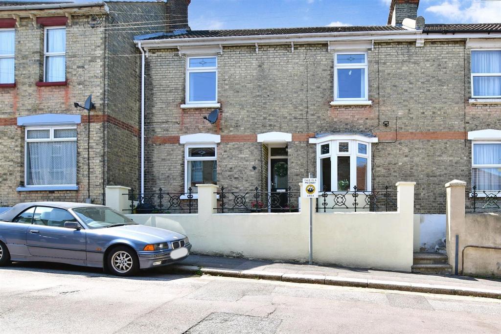 Ingle Road, Chatham, Kent 3 bed terraced house £280,000