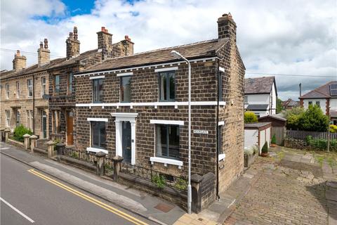 3 bedroom end of terrace house for sale - Moorgate, Baildon, West Yorkshire