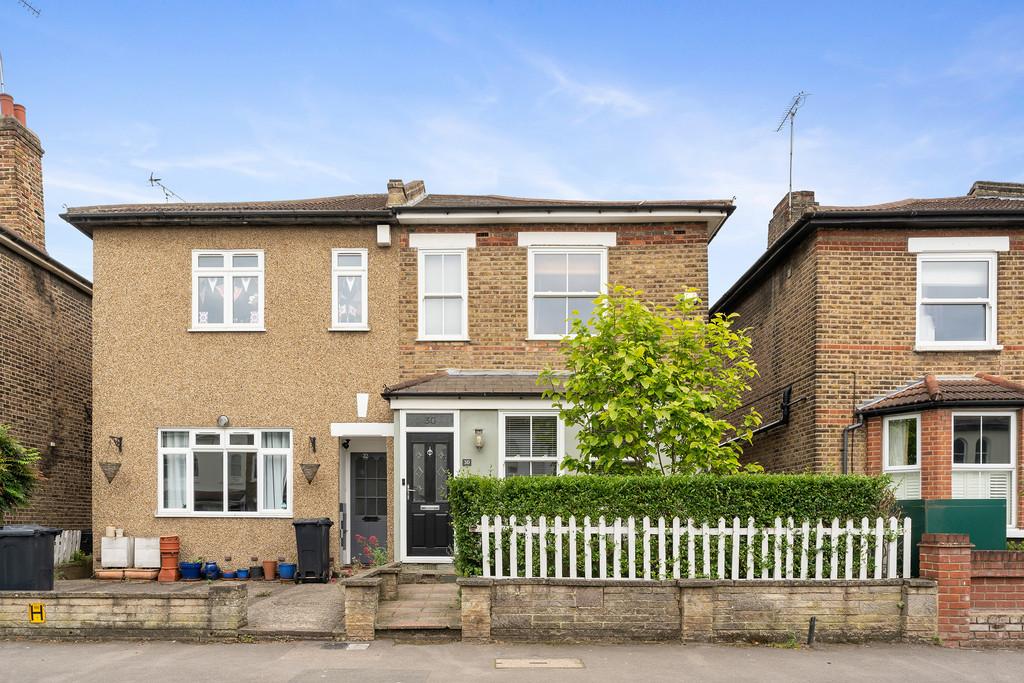 Wellesley Road, Wanstead 3 bed semidetached house £950,000