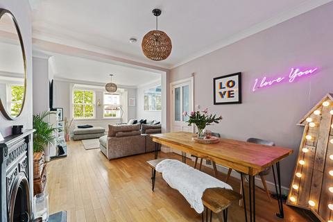 30 Wellesley Road, London, E11 2HF